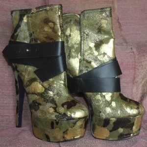 London Trash Monsta Fur Camo Platform Heel Boot 10